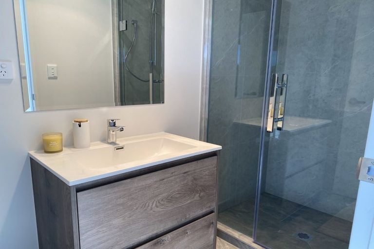 Photo of property in 15 Paetai Lane, Te Atatu Peninsula, 0610