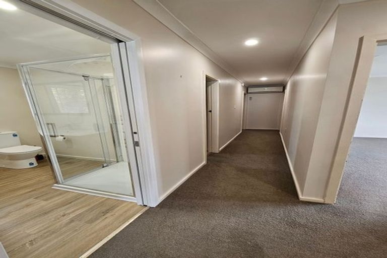 Photo of property in 11 Grimseys Road, Redwood, Christchurch, 8051