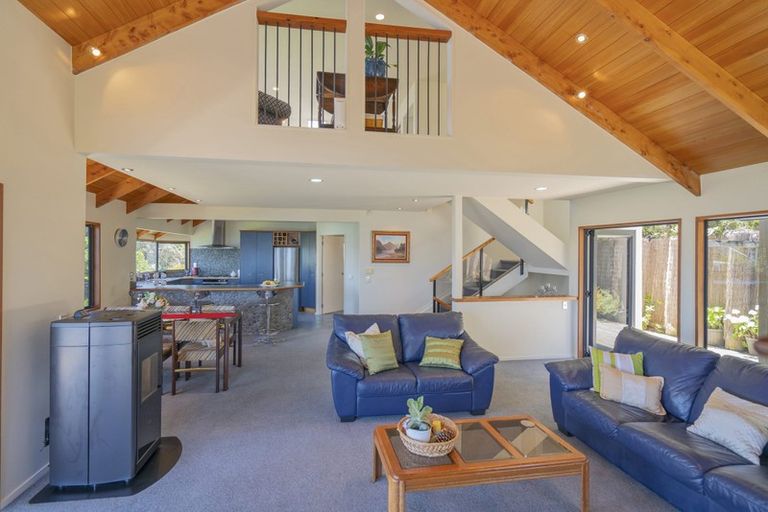 Photo of property in 5 Tirinui Crescent, Tairua, 3508