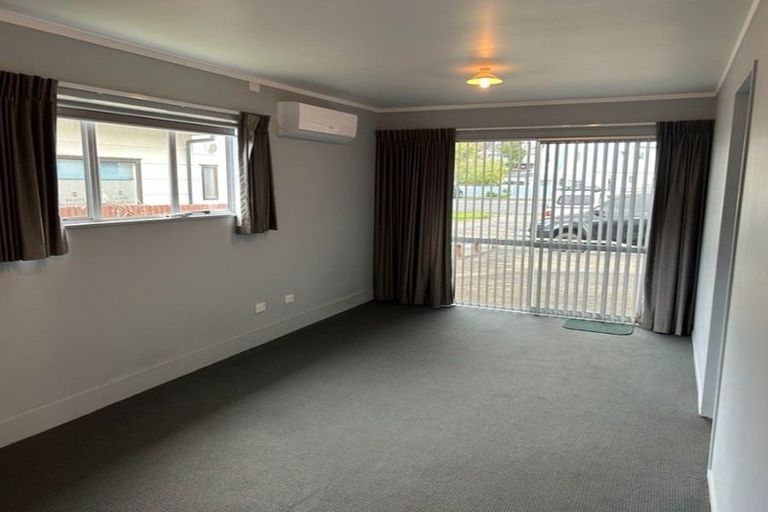 Photo of property in 10 Wallis Street, Raglan, 3225