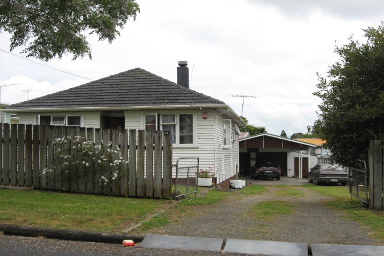 Photo of property in 14 Montgomery Avenue, Pukekohe, 2120