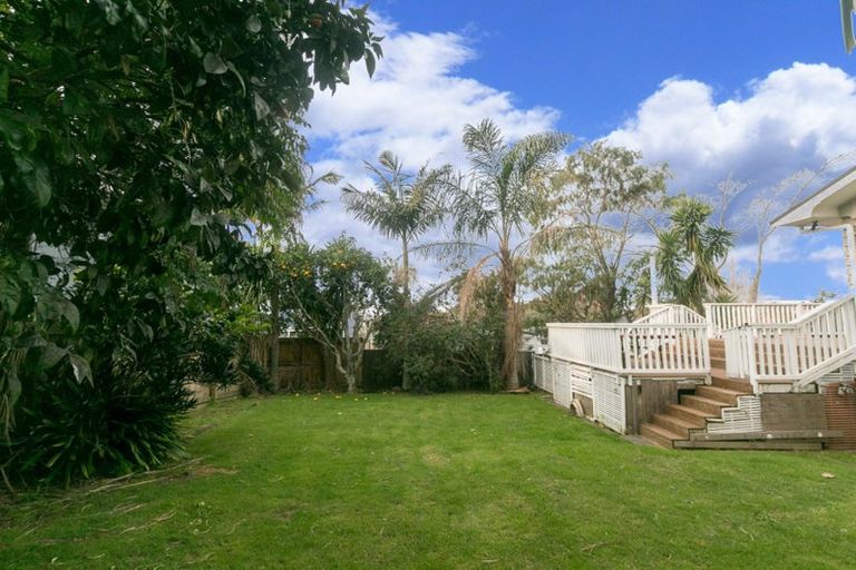 Photo of property in 86 Moa Road, Point Chevalier, Auckland, 1022