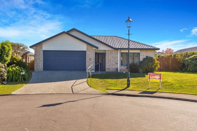 Photo of property in 25 Northmeadow Drive, Rototuna, Hamilton, 3210