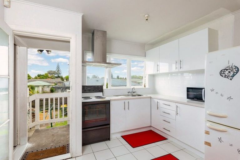 Photo of property in 13 Minton Place, Manurewa, Auckland, 2102