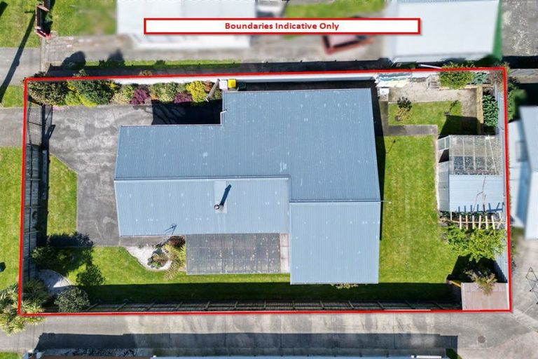 Photo of property in 18 Johnston Street, Foxton, 4814