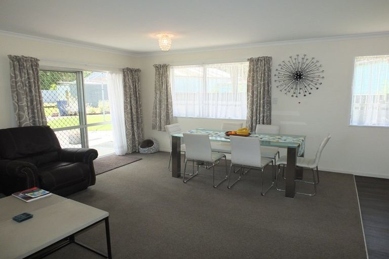 Photo of property in 73 Avenue Road, Foxton, 4814