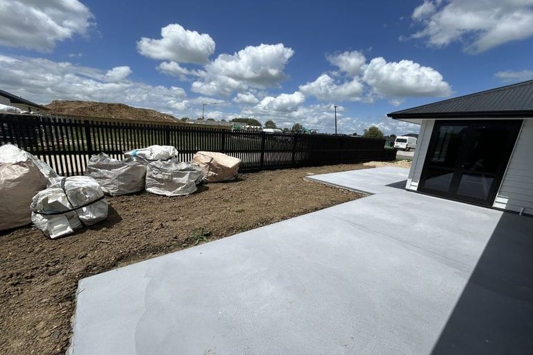 Photo of property in 42 Evergreen Parade, Rosehill, Papakura, 2113