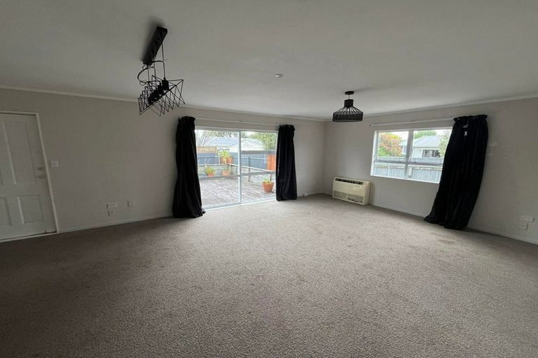 Photo of property in 14a Sussex Street, Levin, 5510