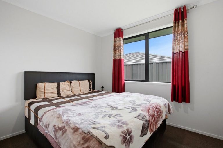 Photo of property in 90 Tabraham Crescent, Pyes Pa, Tauranga, 3112
