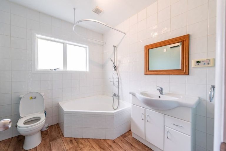 Photo of property in 9 Kyeburn Place, Avonhead, Christchurch, 8042