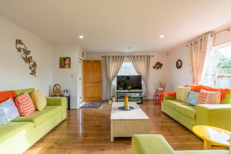 Photo of property in 5 Camberley Court, Manurewa East, Auckland, 2102