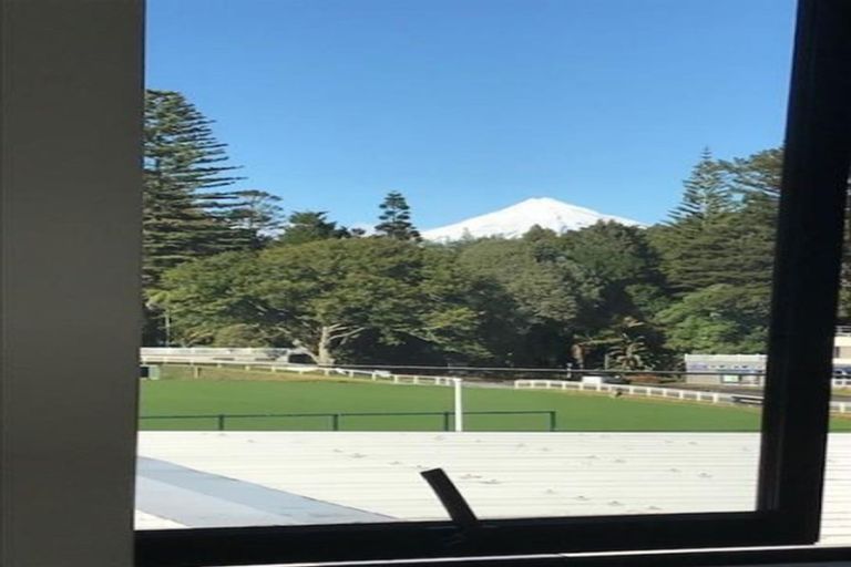 Photo of property in 3/13 Fillis Street, New Plymouth, 4310