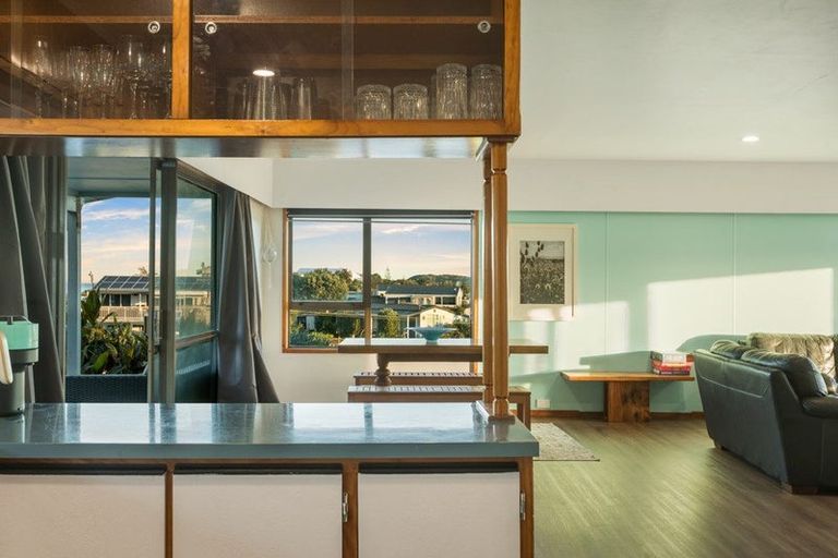 Photo of property in 43 Hanlen Avenue, Waihi Beach, 3611