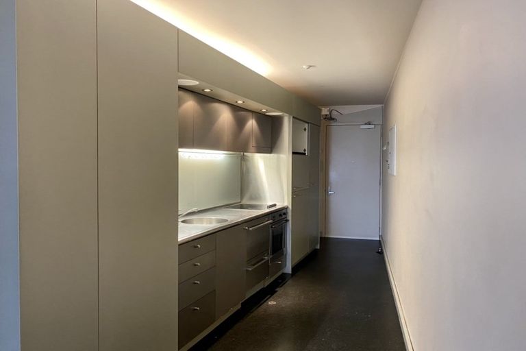 Photo of property in Gerondis Bldg Apartments, 404/60 Willis Street, Wellington Central, Wellington, 6011