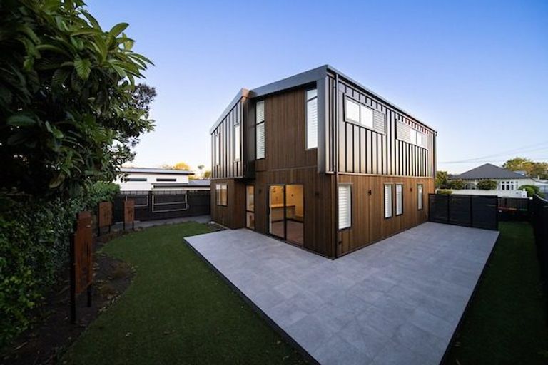 Photo of property in 1/27a Taylors Avenue, Bryndwr, Christchurch, 8052