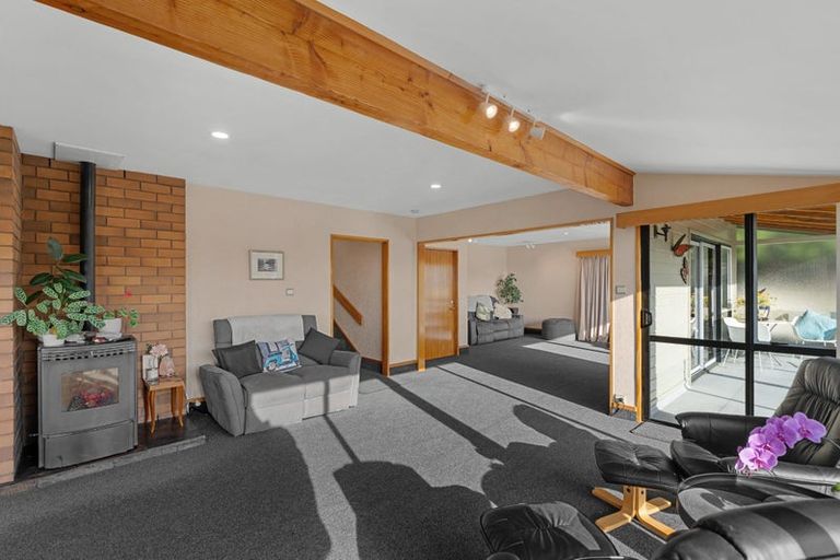 Photo of property in 9 Woodside Common, Westmorland, Christchurch, 8025
