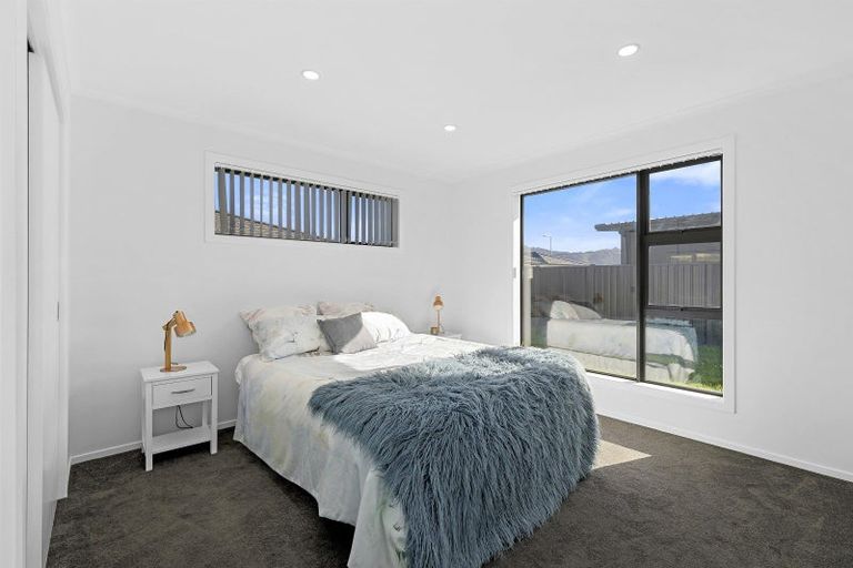 Photo of property in 5 Kerrigan Crescent, Wallaceville, Upper Hutt, 5018