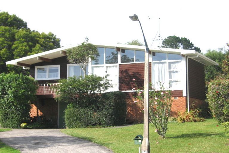 Photo of property in 6 Pendlebury Street, Green Bay, Auckland, 0604