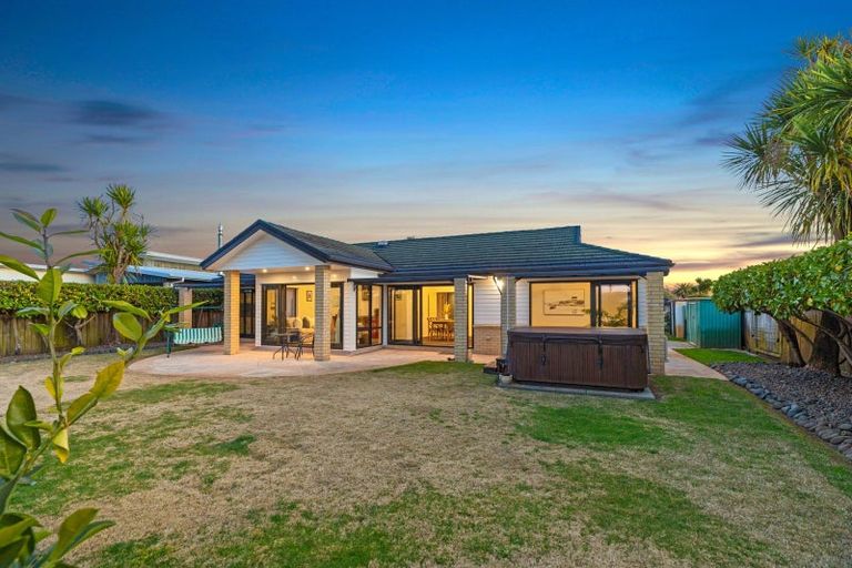 Photo of property in 153 Gravatt Road, Papamoa Beach, Papamoa, 3118