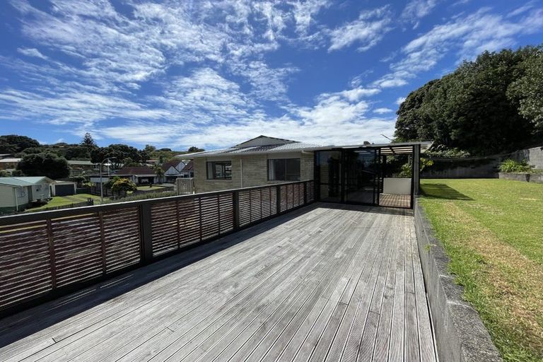 Photo of property in 37 Herekawe Drive, Spotswood, New Plymouth, 4310