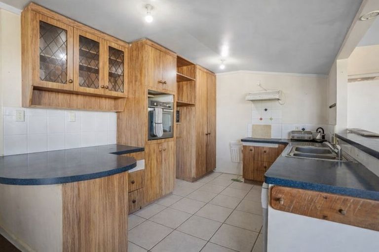 Photo of property in 2856 South Head Road, South Head, Helensville, 0874
