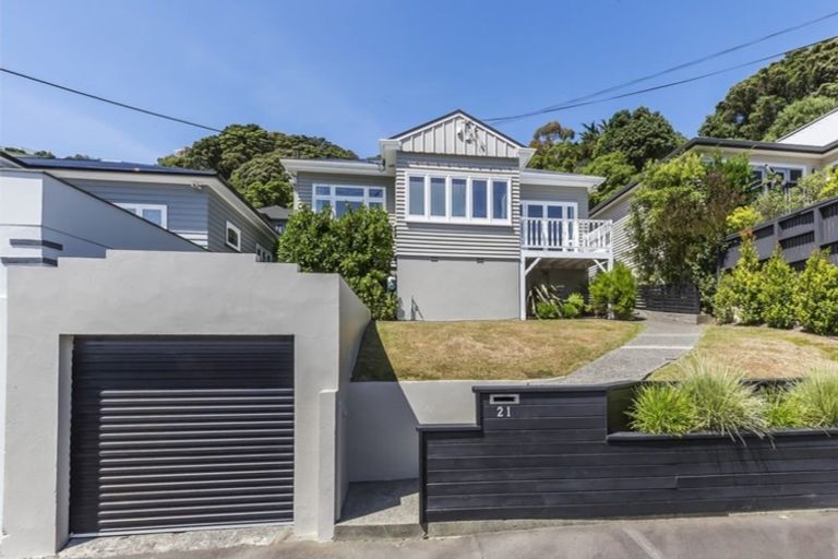 Photo of property in 21 Cavendish Square, Strathmore Park, Wellington, 6022