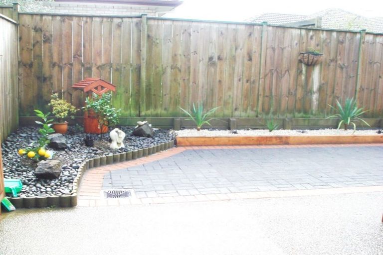 Photo of property in 11 Lilybank Crescent, East Tamaki, Auckland, 2013