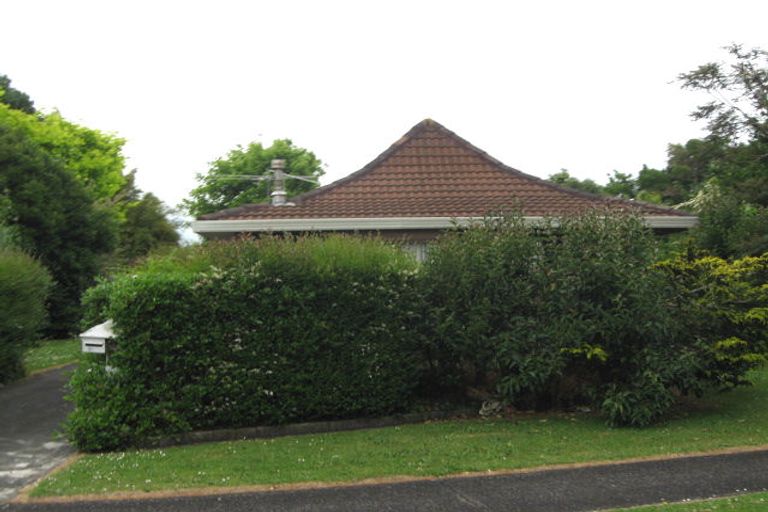 Photo of property in 6 Kirrama Place, Conifer Grove, Takanini, 2112