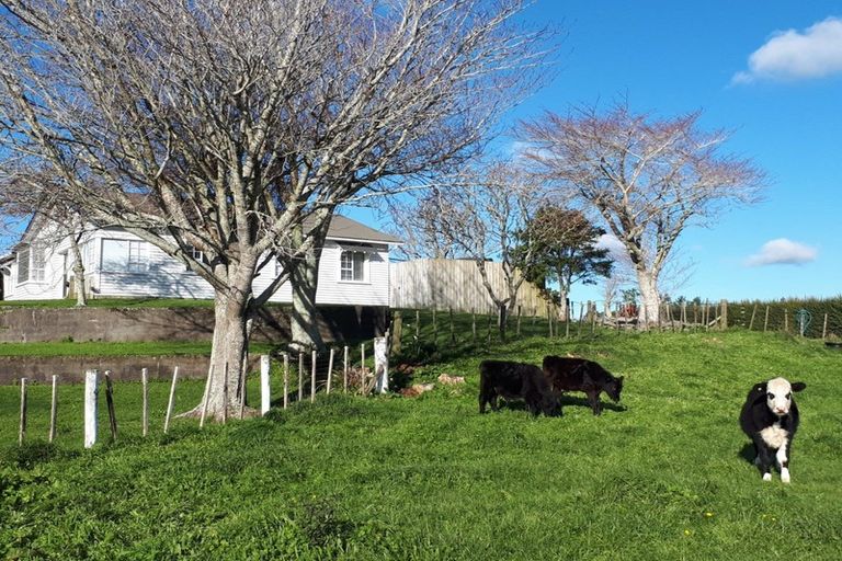 Photo of property in 1397 Egmont Road, Egmont Village, Inglewood, 4386