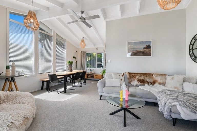 Photo of property in 12 Makiri Street, Helensville, 0800