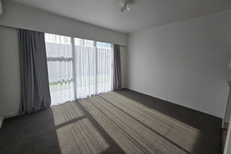 Photo of property in 12 Margaret Road, Papatoetoe, Auckland, 2025