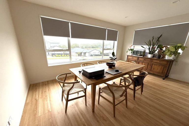 Photo of property in 17 Sunnyheights Road, Orewa, 0931