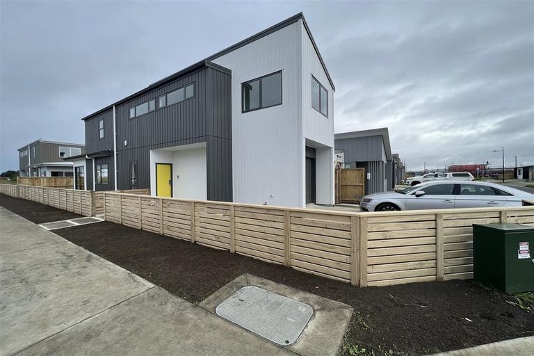 Photo of property in 23 Clayden Shuttleworth Street, Papakura, 2110