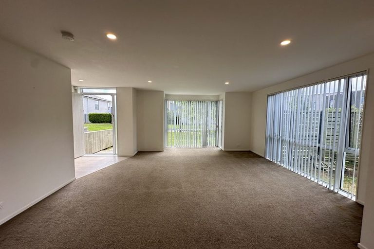 Photo of property in 2 Treestump Road, Takanini, 2112