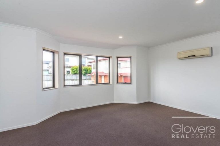 Photo of property in 17 Edgewood Way, Henderson, Auckland, 0612