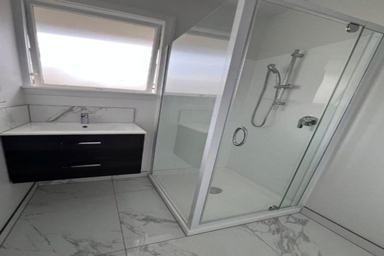 Photo of property in 1/400 Memorial Avenue, Burnside, Christchurch, 8053