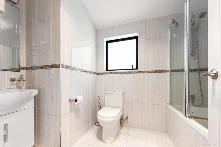 Photo of property in 93 Waitaki Street, Henderson, Auckland, 0612