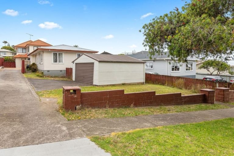 Photo of property in 7 Putini Road, Mangere Bridge, Auckland, 2022
