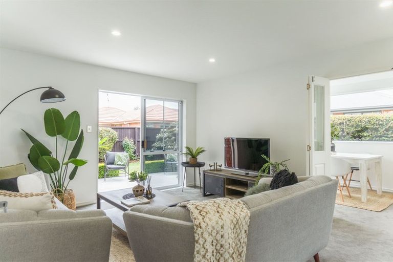 Photo of property in 99a Avonhead Road, Avonhead, Christchurch, 8042