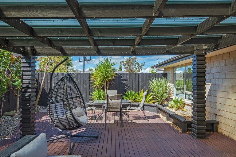 Photo of property in 5 Galea Grove, Kelvin Grove, Palmerston North, 4414