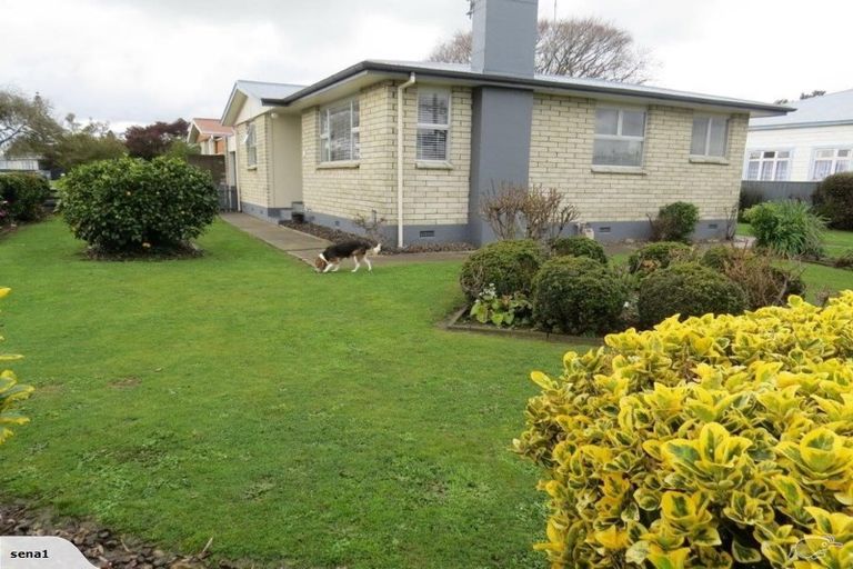 Photo of property in 30 Montgomery Street, Feilding, 4702