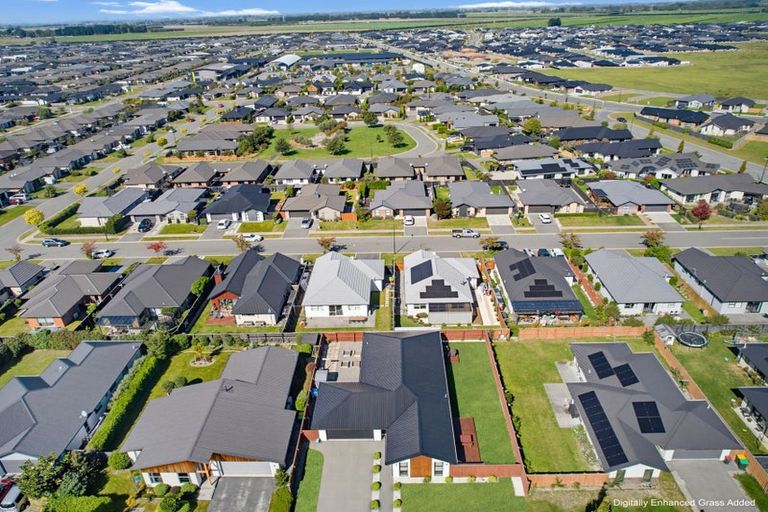 Photo of property in 10 Shillingford Boulevard, Rolleston, 7615