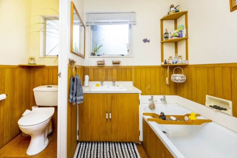 Photo of property in 11 Beryl Grove, Birchville, Upper Hutt, 5018