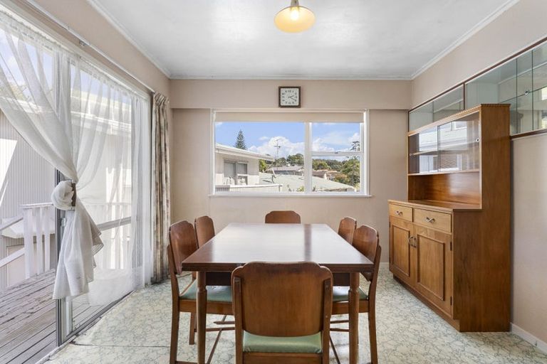 Photo of property in 21 Bentley Avenue, Glenfield, Auckland, 0629