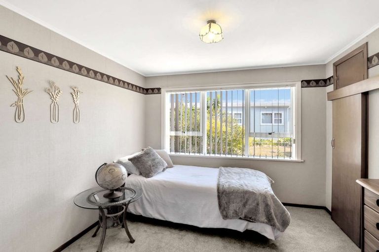 Photo of property in 53 Hartley Terrace, Massey, Auckland, 0614