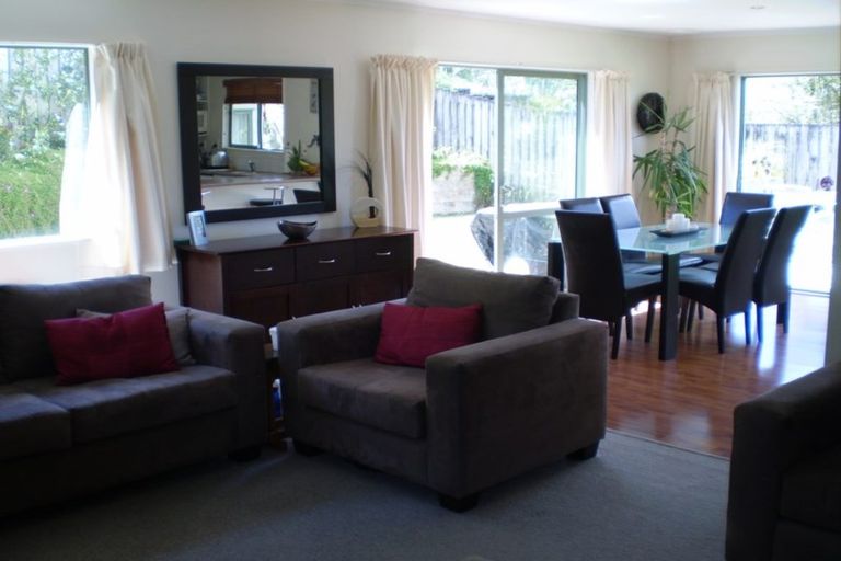 Photo of property in 13 Woodhams Street, Beach Haven, Auckland, 0626