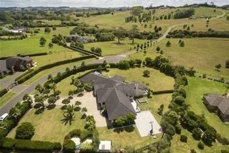 Photo of property in 6 Kingscliff Rise, Dairy Flat, Albany, 0792