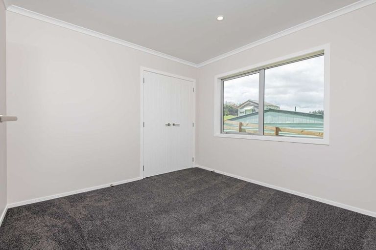 Photo of property in 13 Ingham Street, Halcombe, 4779