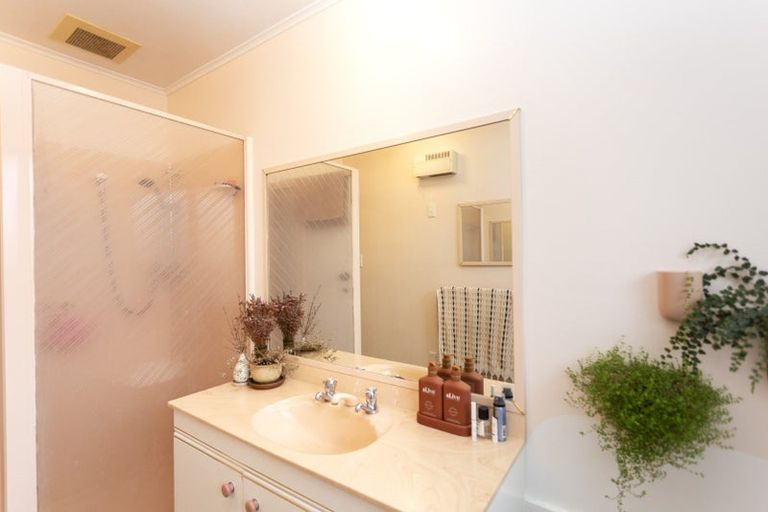 Photo of property in 2/177a Grimseys Road, Redwood, Christchurch, 8051