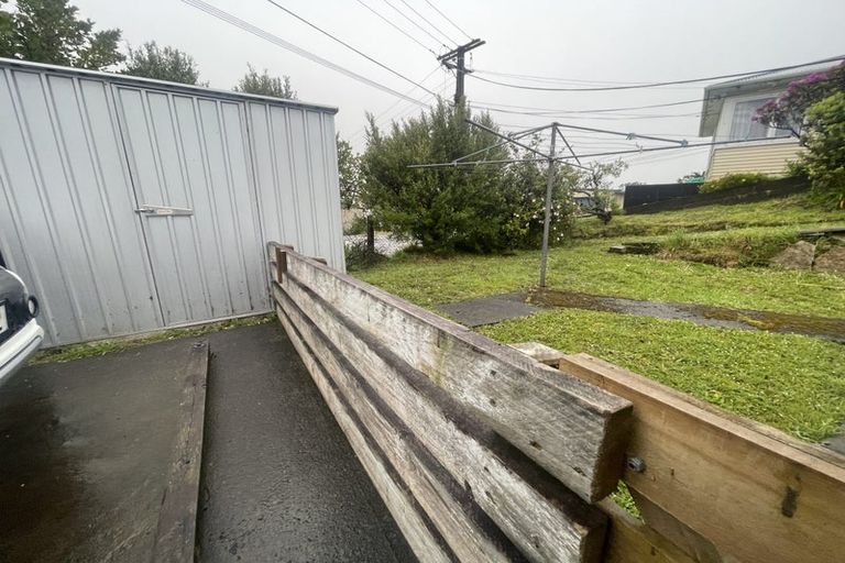 Photo of property in 42b Black Rock Road, Newlands, Wellington, 6037